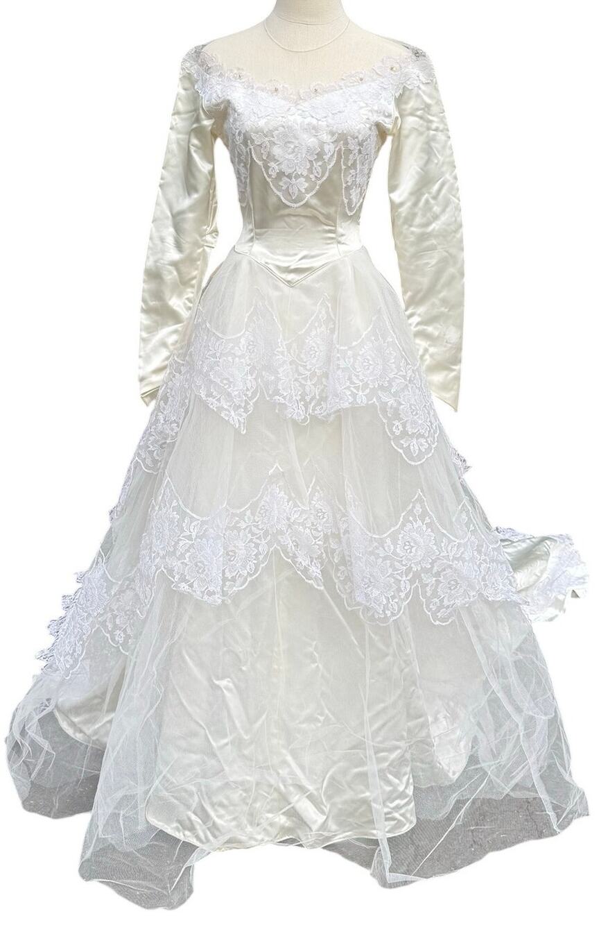 Vintage 50s Women's XS Wedding Dress Satin Lace Wedding Dress Chapel Train